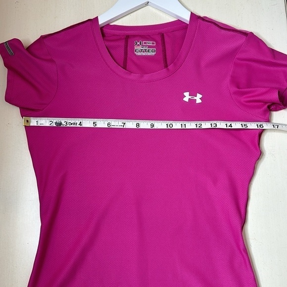 Under Armour Heatgear Short Sleeve Workout Top Size Small - Picture 10 of 11